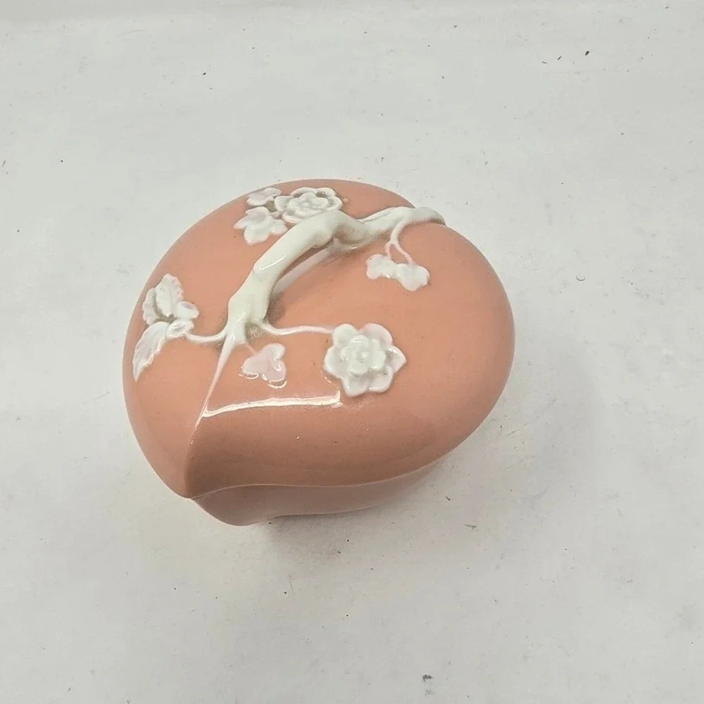 Vtg pink Lenox porcelain dish w/lid heart shape green label
